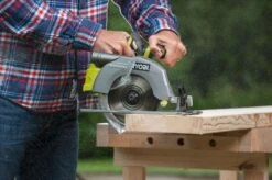 Ryobi R18CS7-0 BL ONE+ 18V Li-Ion Accu Cirkelzaag Body - 184mm - Koolborstelloos - 5133002890 11 Ryobi R18CS7-0 BL ONE+ 18V Li-Ion Accu Cirkelzaag Body - 184mm - Koolborstelloos - 5133002890 -Metabo Winkel 0d587c55f04a156e5ee6820db1a10fa5