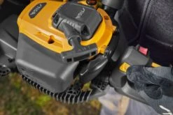 Stiga HT 525 Benzine Heggenschaar - 22,5cc - 0,65kW - 2-takt - 46cm - 35mm -Metabo Winkel 7d915eccd60da4c3b3ab25426e526747