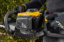 Stiga HT 525 Benzine Heggenschaar - 22,5cc - 0,65kW - 2-takt - 46cm - 35mm -Metabo Winkel 8fe5534390df236b9d5fc1f8656d3885