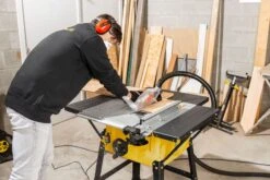 Powerplus POWX07595 Zaagtafel Met Onderstel - 2000W - 250mm -Metabo Winkel ab7695125e8efb1b7ce98294bac4a7ff