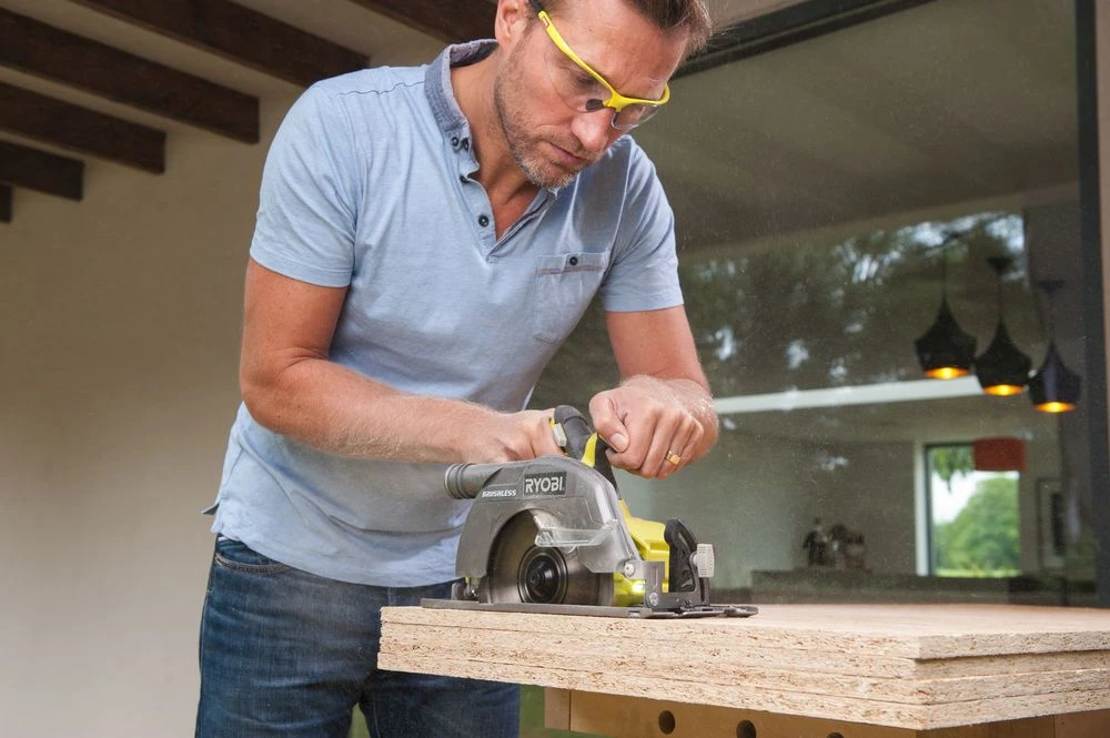 Ryobi R18CS7-0 BL ONE+ 18V Li-Ion Accu Cirkelzaag Body - 184mm - Koolborstelloos - 5133002890 4 Ryobi R18CS7-0 BL ONE+ 18V Li-Ion Accu Cirkelzaag Body - 184mm - Koolborstelloos - 5133002890 - Afbeelding 2