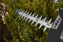 Stiga HT 525 Benzine Heggenschaar - 22,5cc - 0,65kW - 2-takt - 46cm - 35mm -Metabo Winkel f3227088eb82bd4edc7ac869b4254afd